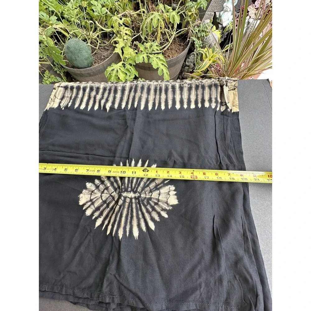 The Unbranded Brand new tie